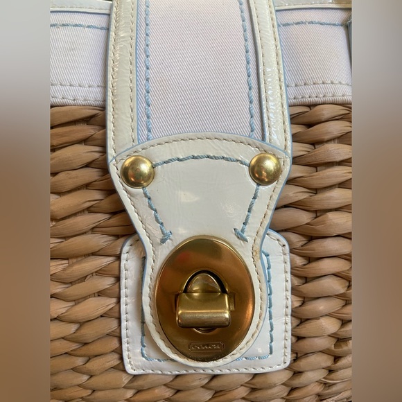 Beautiful COACH Straw Tote Bag and Multi Charm Key Chain. Like New. 🐝 - Picture 4 of 14